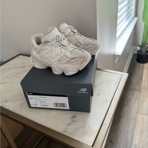 New Balance Athletic Sneakers in White